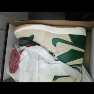 Jordan 1 Bucks Authentic and Brand New
